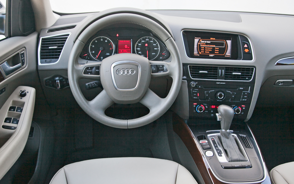 Audi q5 салон сзади