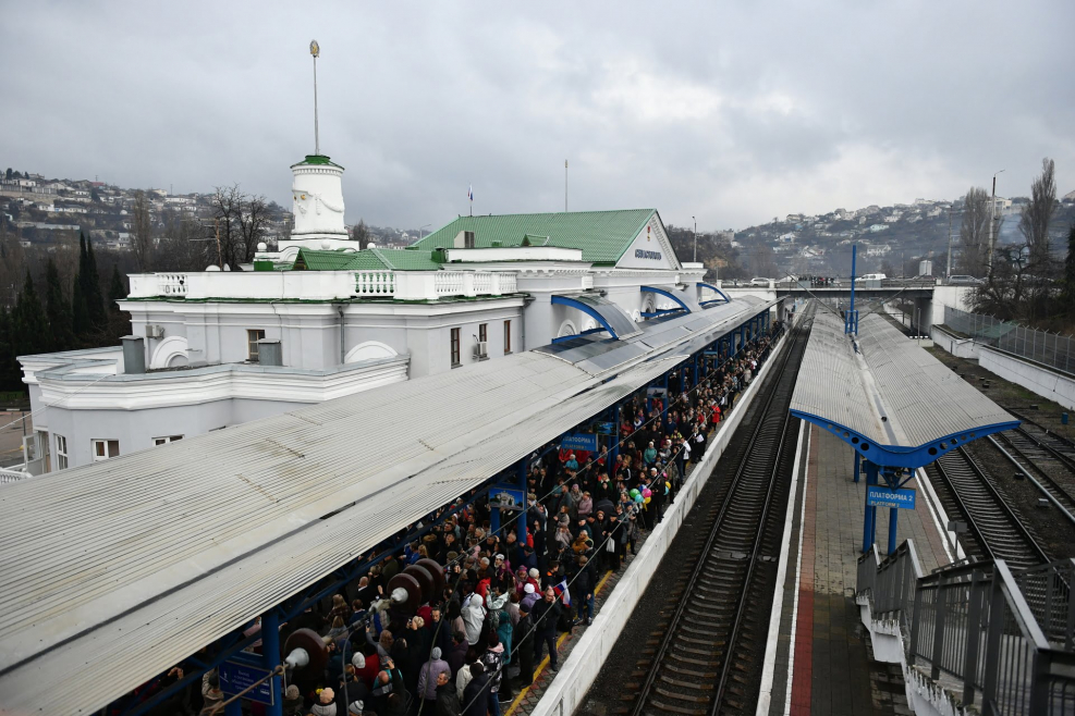 Крымский мост грузовые поезда