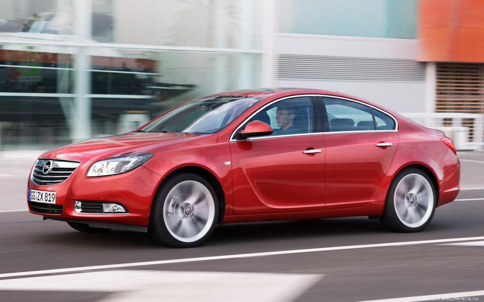 Opel Insignia OPC белый