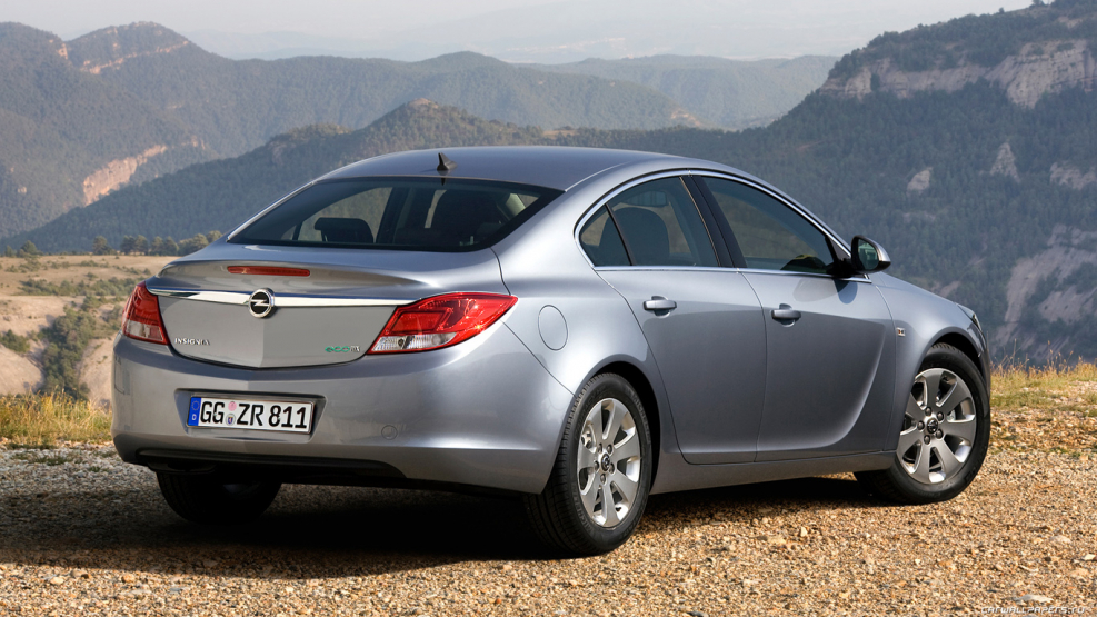 Opel Insignia седан 2010