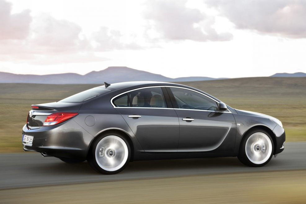 Opel Insignia 2013 чёрная блистящея