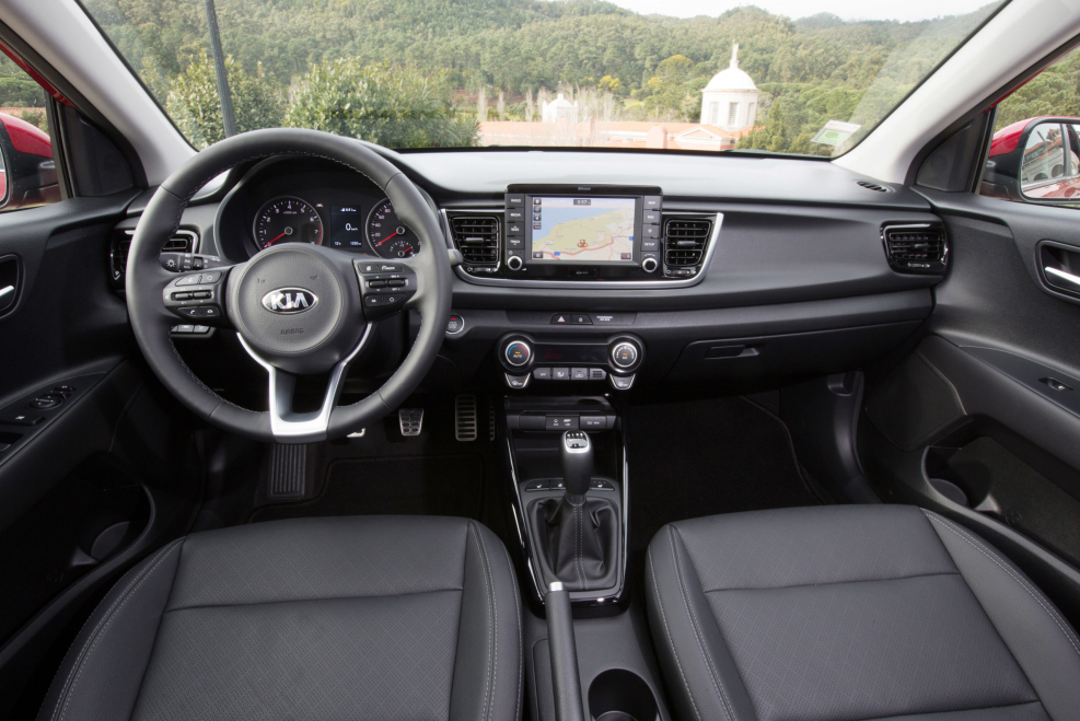 Kia Rio 2017 седан салон