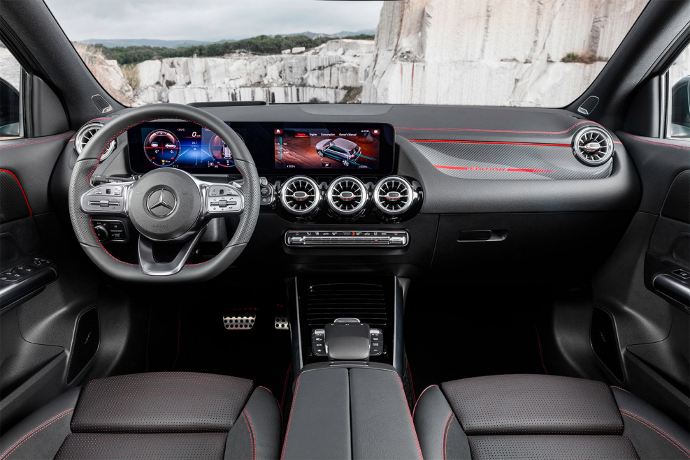 Mercedes Benz GLA 2021 салон