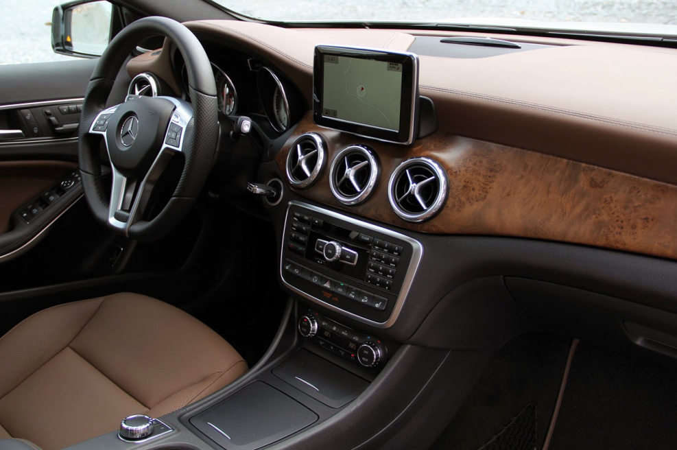 Мерседес GLA 250 салон