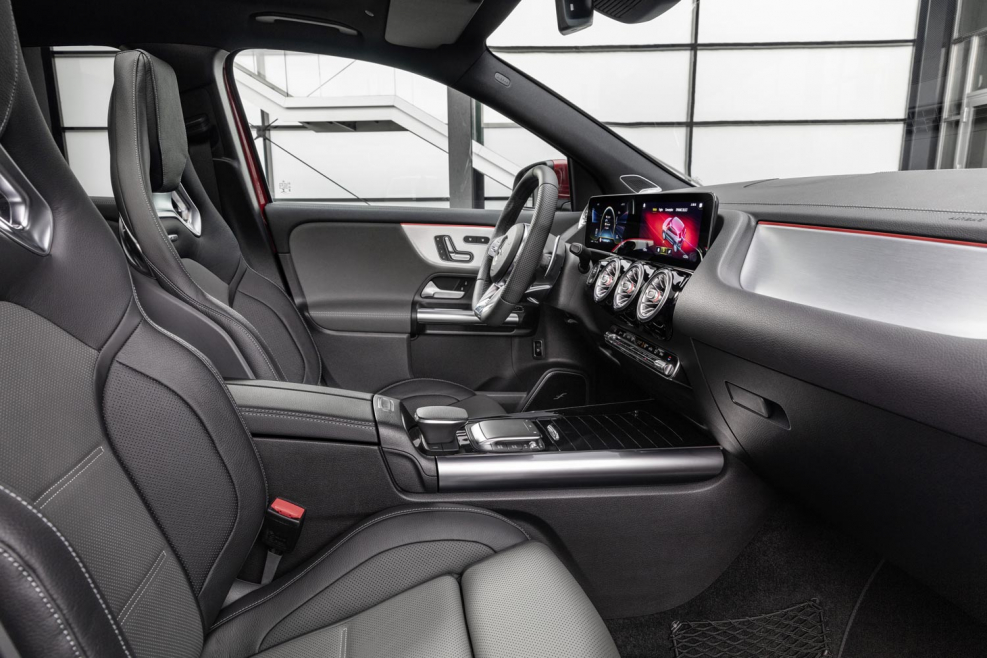 Mercedes-Benz AMG 2020 салон