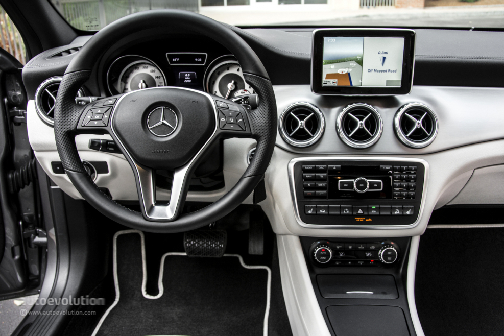 Мерседес GLA 250 4matic салон
