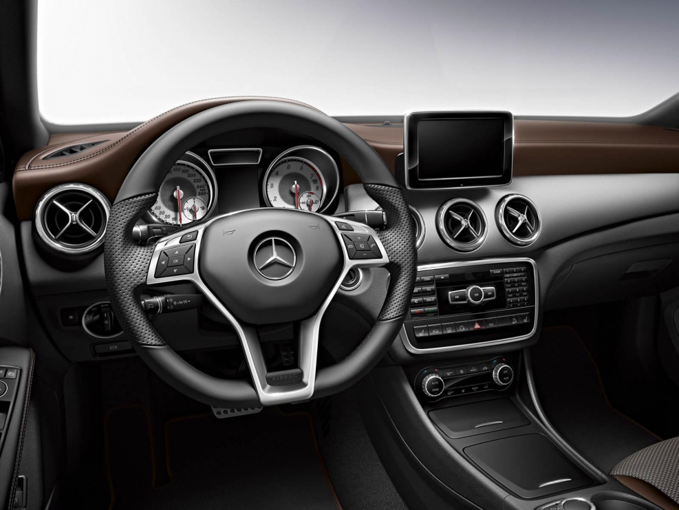 Mercedes GLA 200 салон