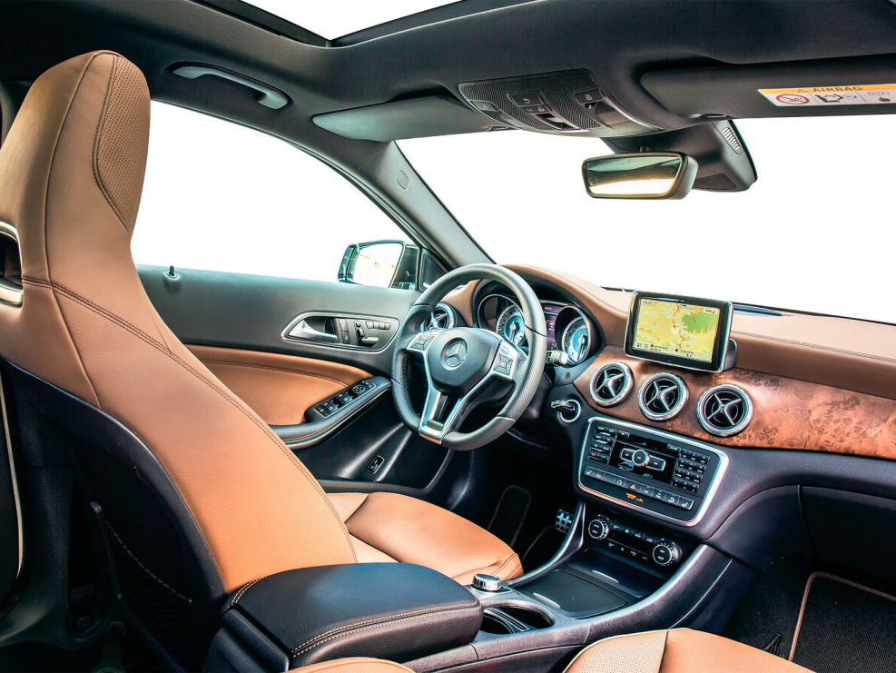 Mercedes GLA 2020 интерьер