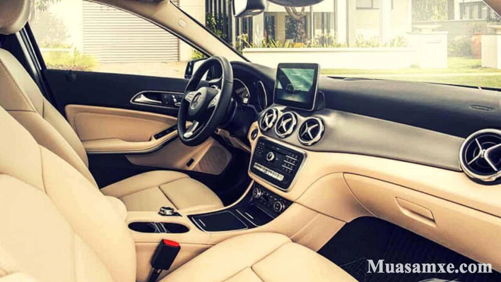Мерседес GLA 200 салон