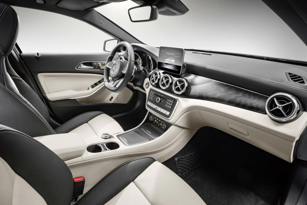 Мерседес GLA 2020 салон