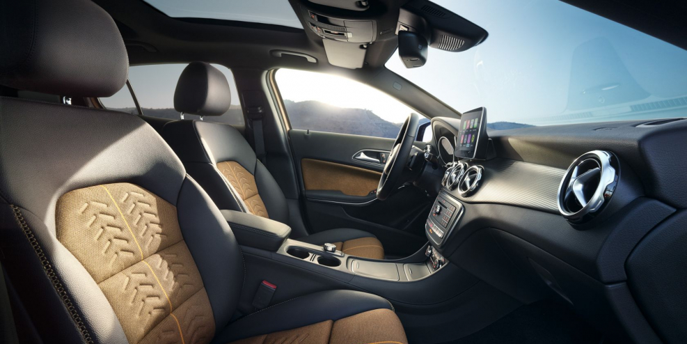 Mercedes GLA 2019 интерьер