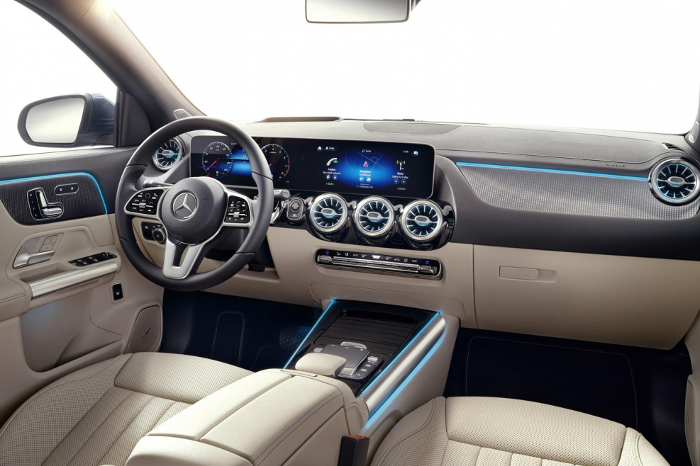 Mercedes Benz GLA Coupe 2020 салон