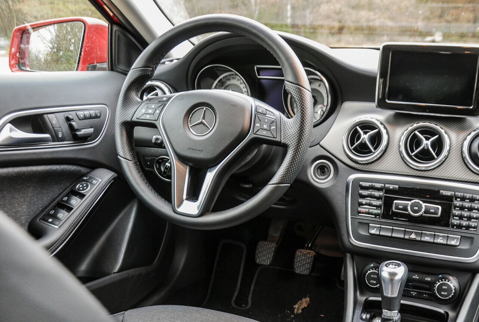 Мерседес GLA 200 салон