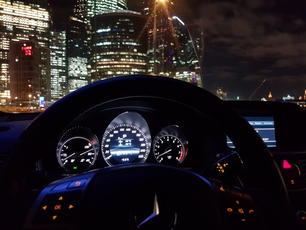 Ночной вид из автомобиля