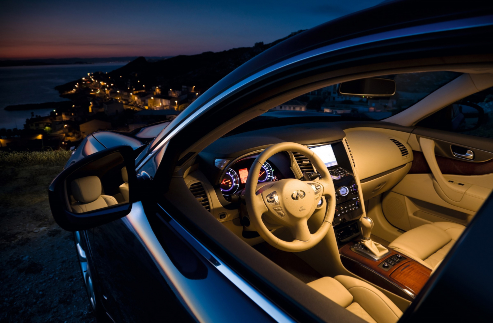 Infiniti fx37 салон ночью