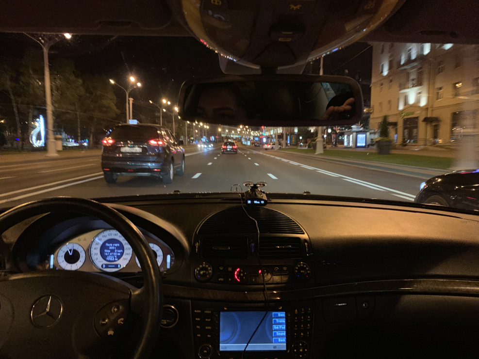 Вид из салона автомобиля