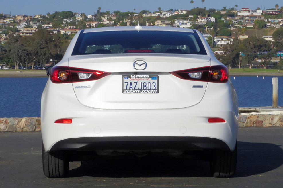 Mazda 3 2014 сзади