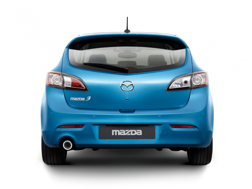 Mazda 3 BL сзади