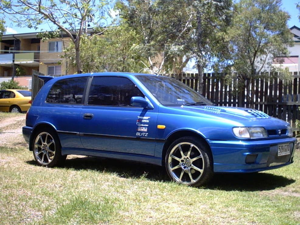 Nissan Sunny n14 хэтчбек