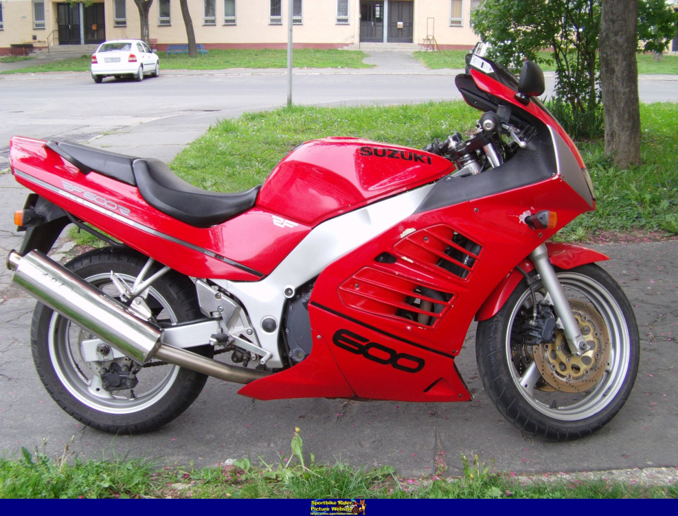 Suzuki RF 600