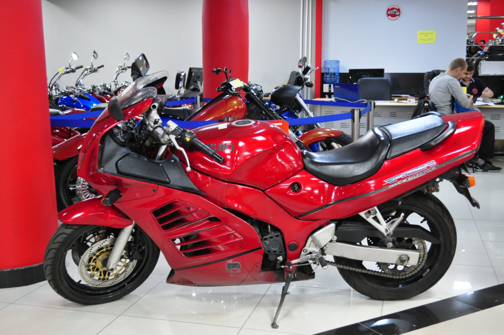 Suzuki rf400rv
