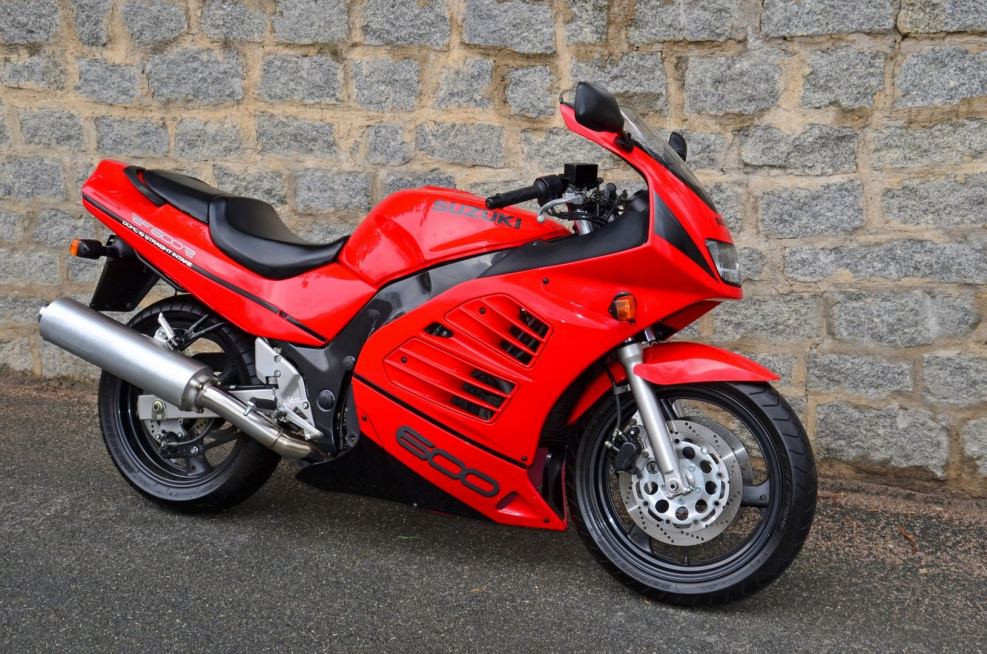 Suzuki RF 600