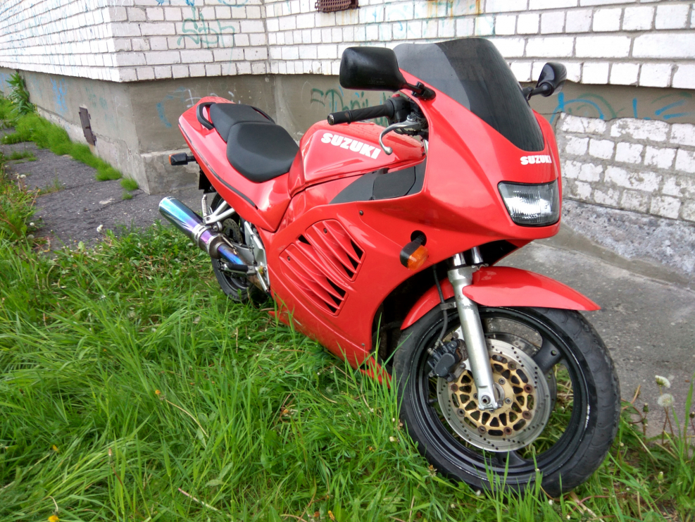 Suzuki RF 400