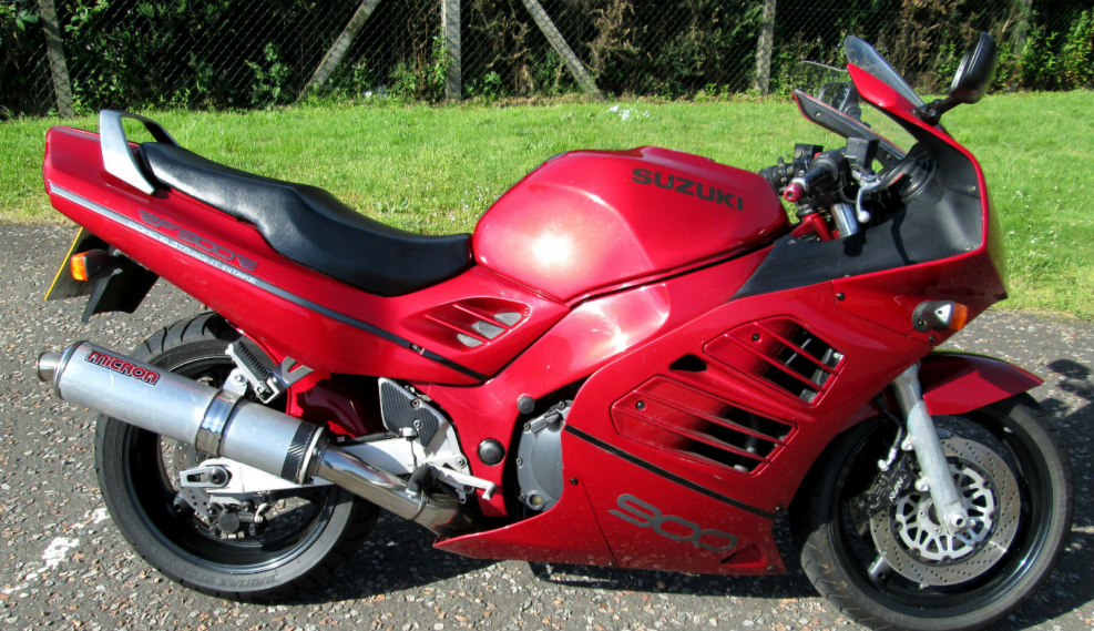 Suzuki RF 900