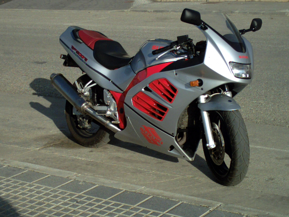 Suzuki RF 400 Red