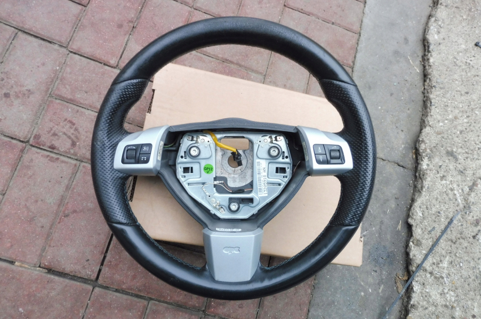 Opel Astra OPC руль