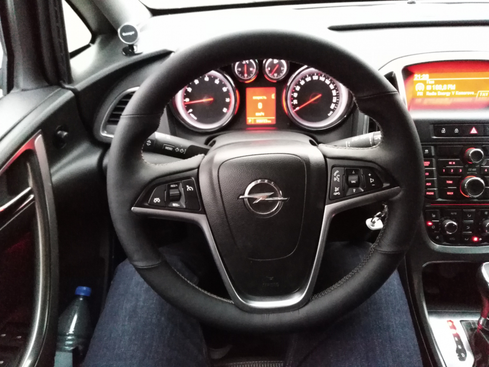 Руль Opel Astra 2012