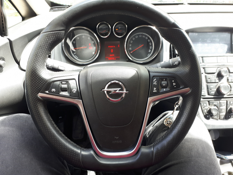 Руль на Opel Astra 2013