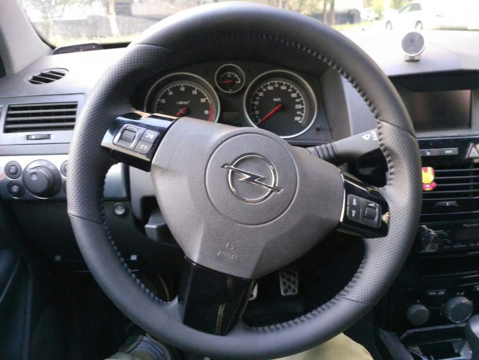 Руль Опель Астра h GTC