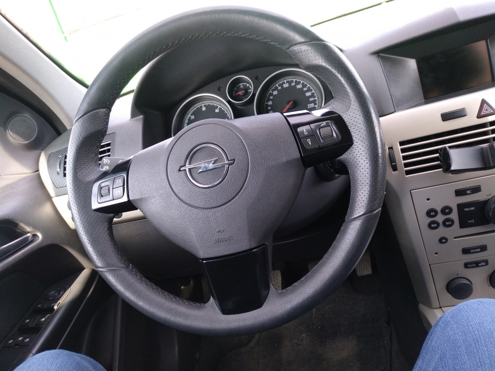Opel Astra h 2010 руль