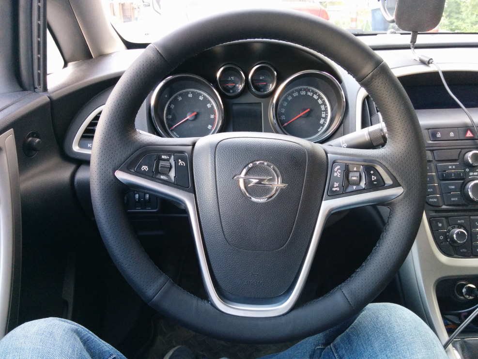 Руль Opel Astra 2012