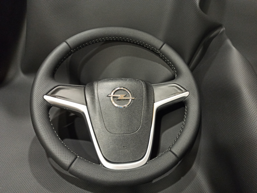 Перетяжка руля Opel Astra j