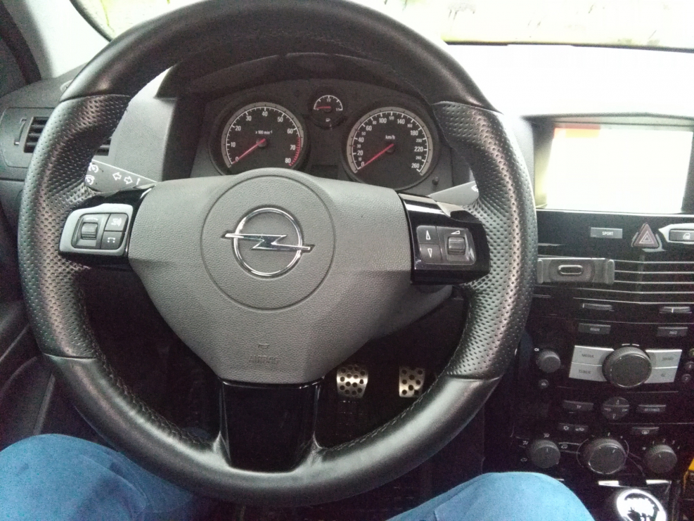 Opel Astra h 2010 руль