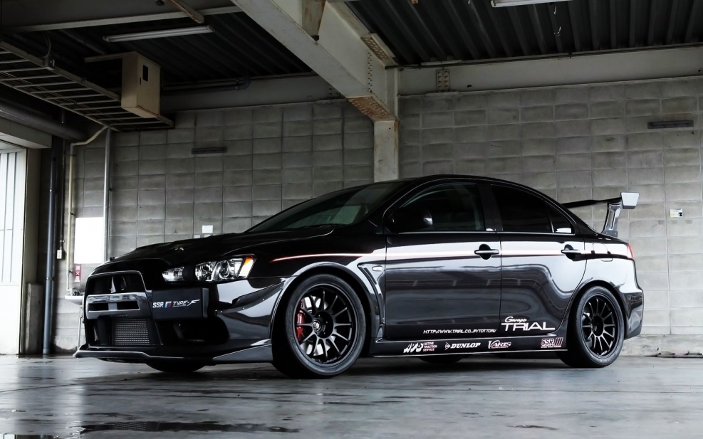 Mitsubishi Lancer Evolution 10 черный
