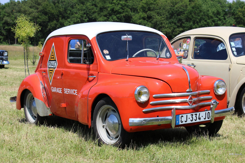 Renault 4cv service