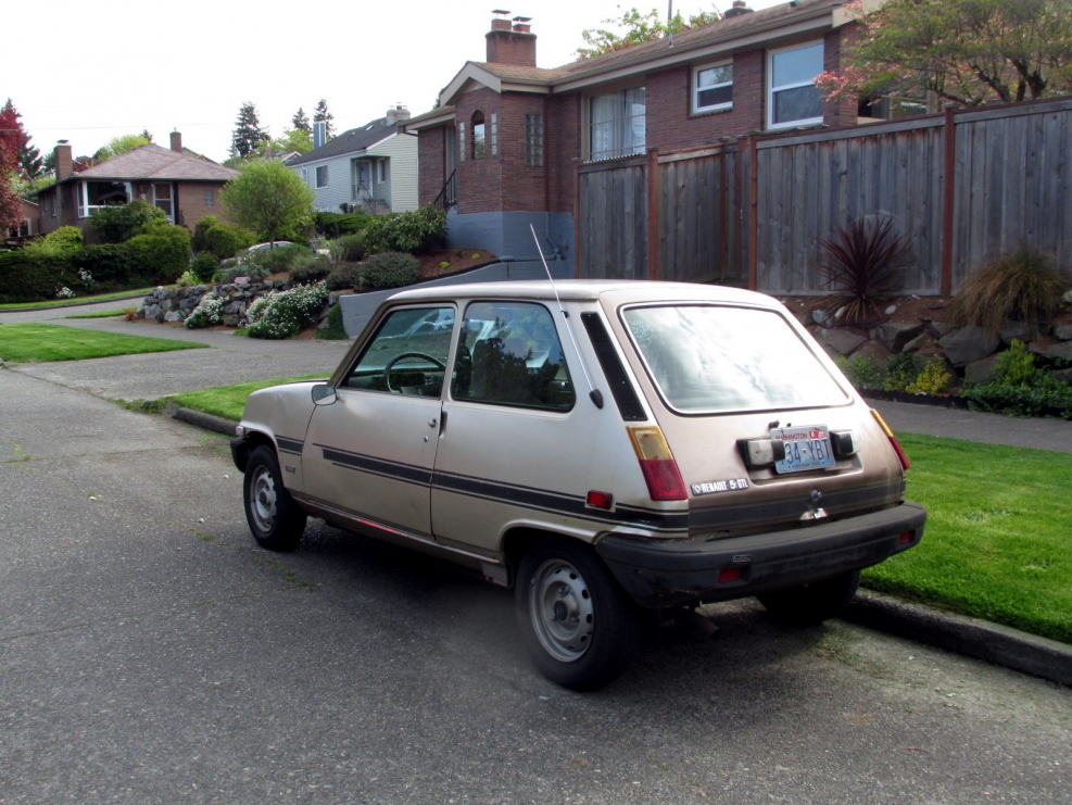 Le car Renault 5
