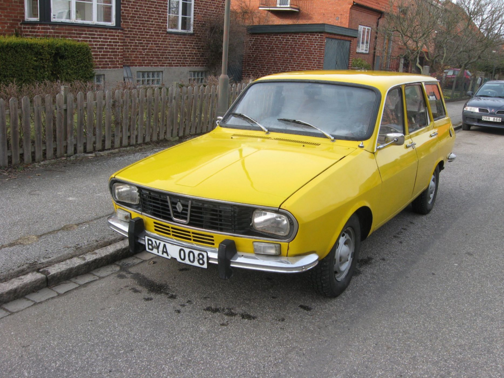 R12 car