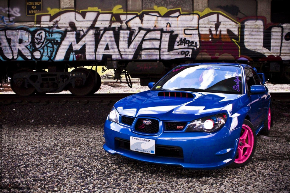 Subaru Impreza STI розовые диски