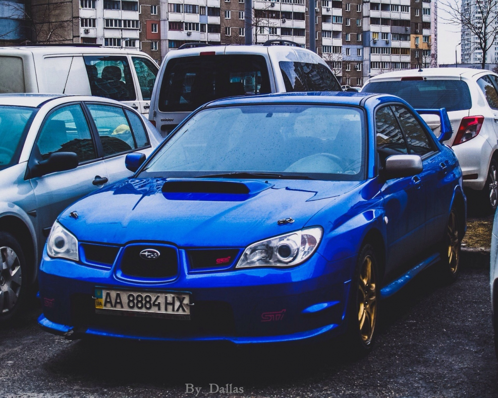 Subaru WRX темно синяя