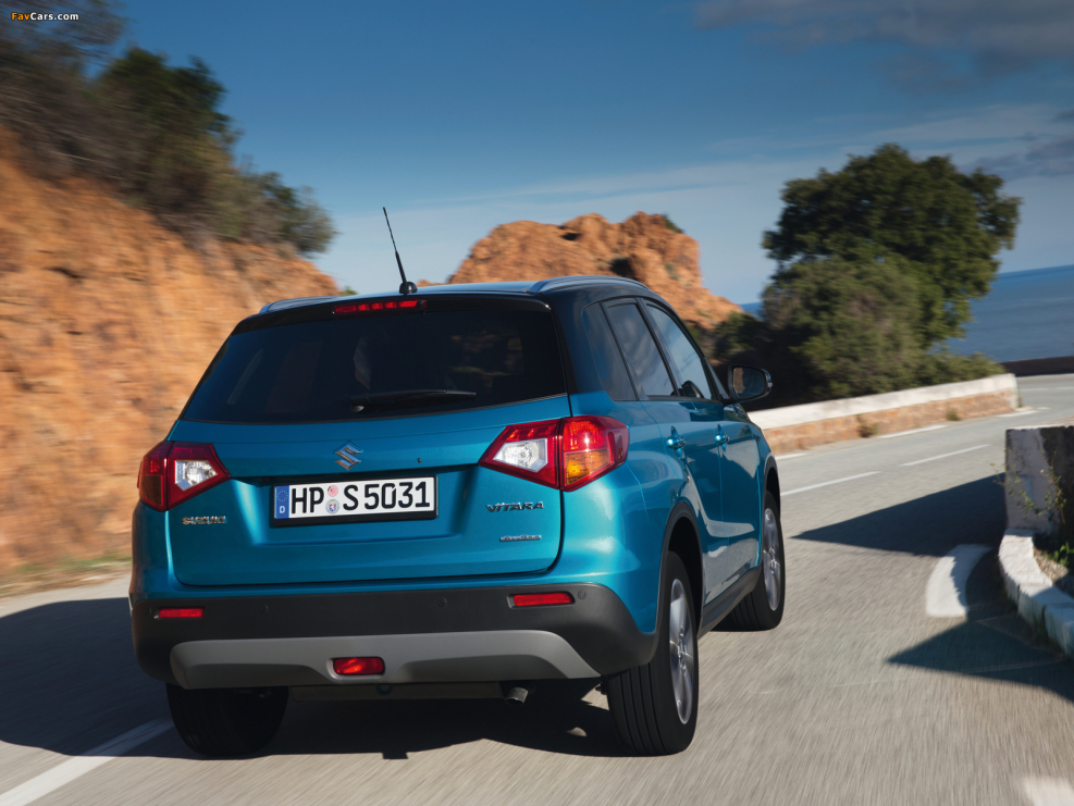 Vitara GLX серебристый вид сзади