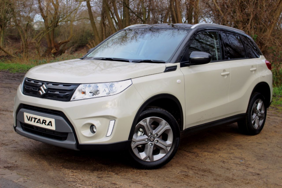 Suzuki Vitara серый