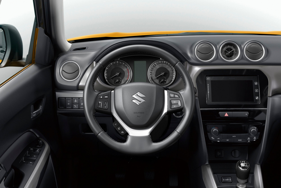 Suzuki Vitara 2019 интерьер