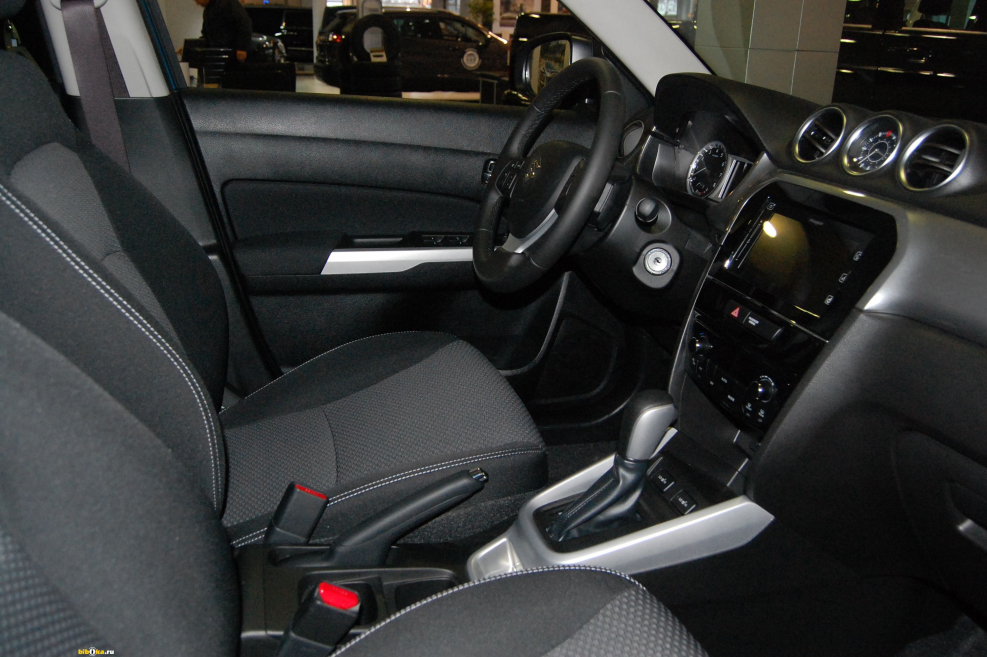 Suzuki Vitara gl+ интерьер