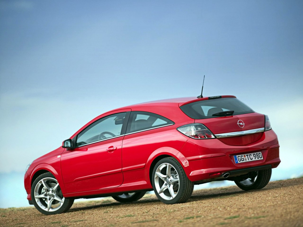 Opel Astra GTC 2012