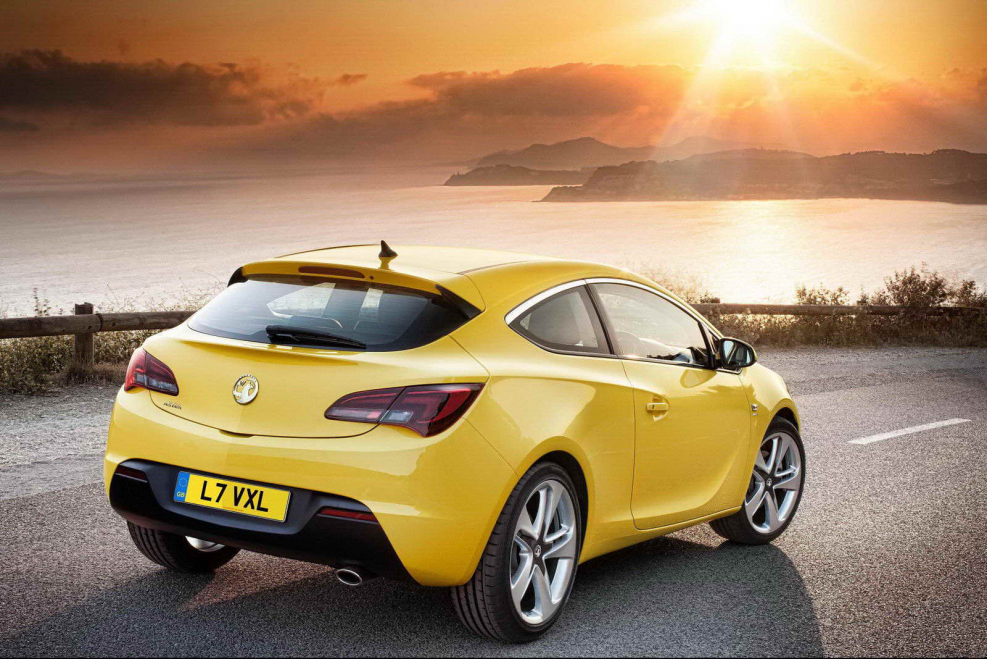 Opel Astra GTC 2011