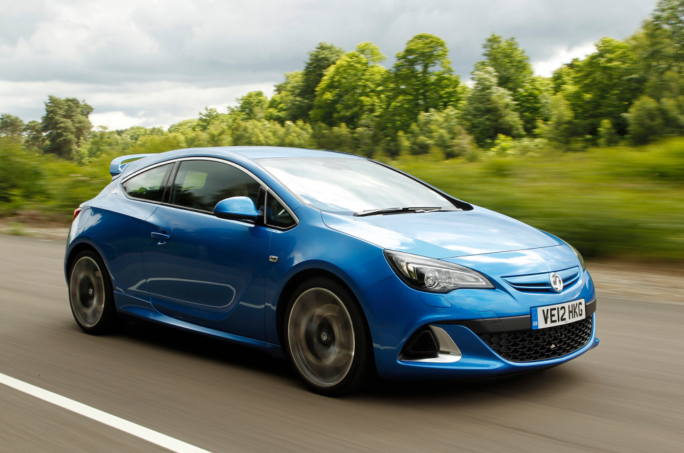 Opel Astra j GTC 2015